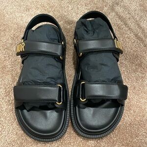 Dioract black sandals